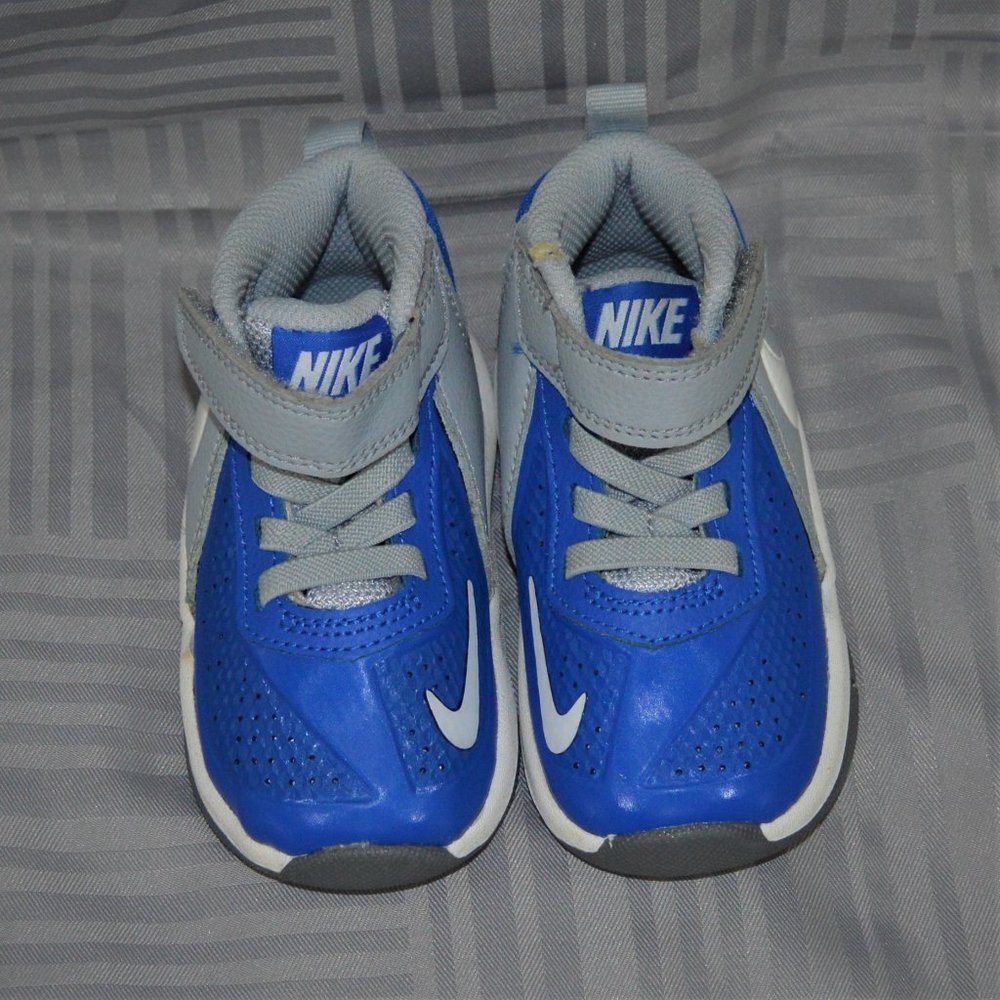 Nike 'Team Hustle D7'